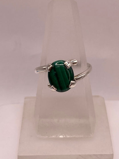 Anillo de Plata Ley 925 con Malaquita Natural, vista de detalle