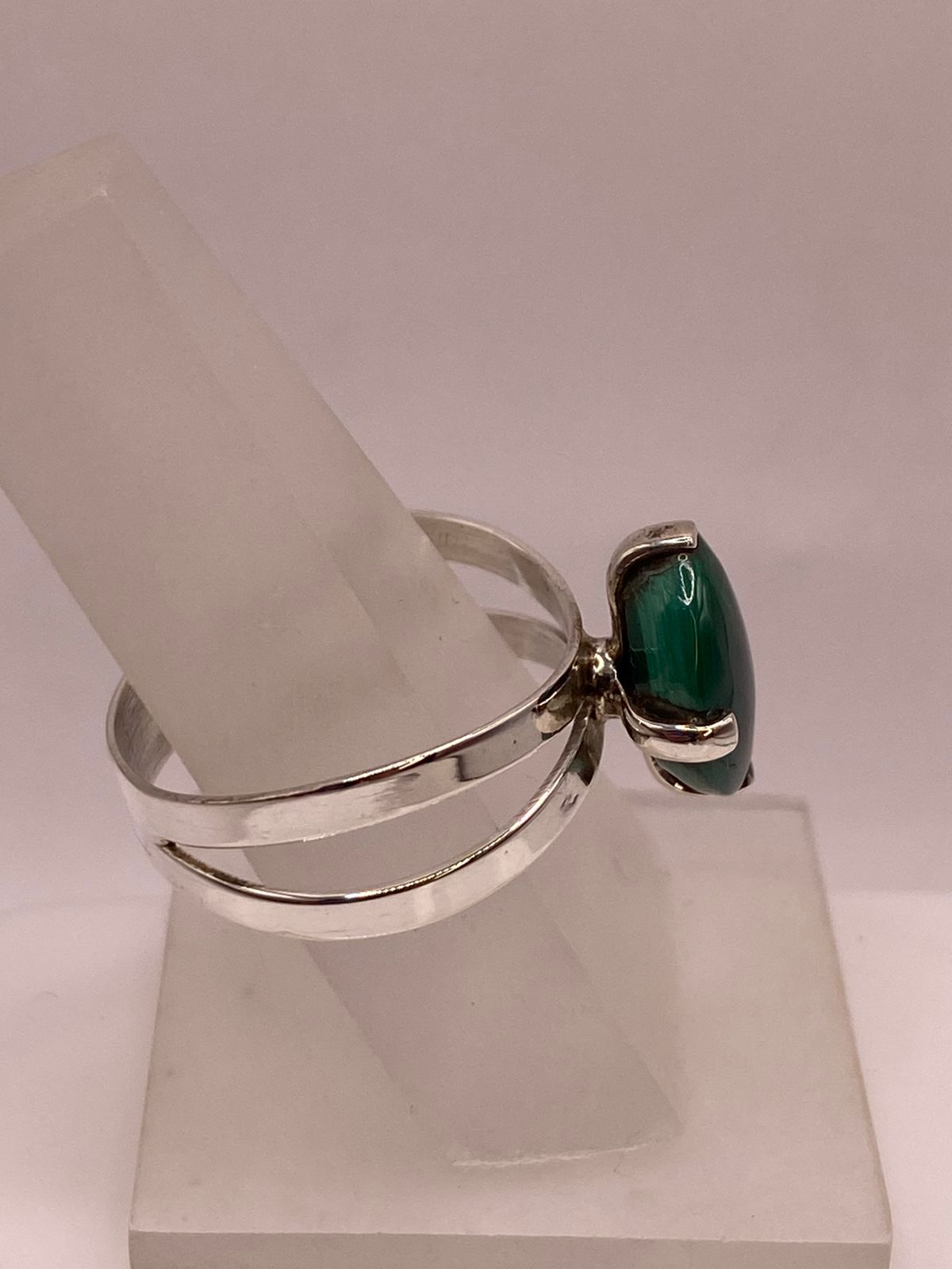 Anillo de Plata Ley 925 con Malaquita Natural, sello de autenticidad Plata Ley .925