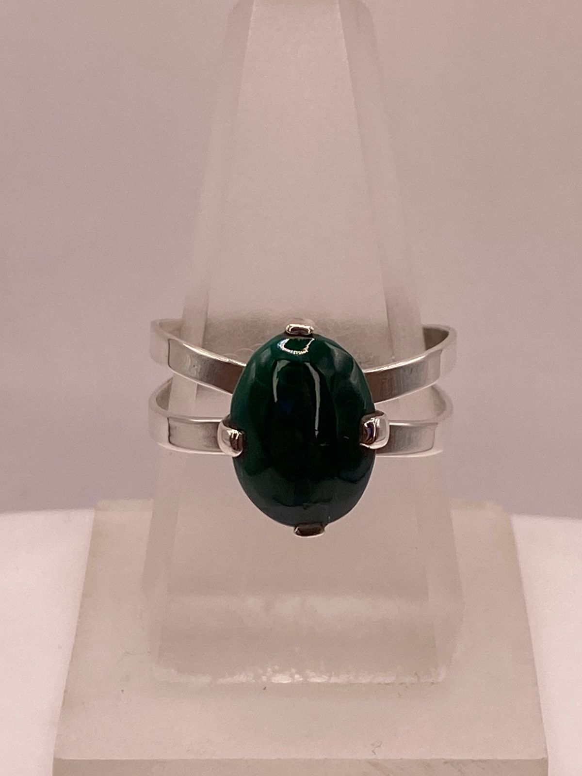 Anillo de Plata Ley 925 con Malaquita Natural — vista lateral