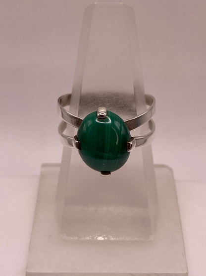 Anillo de Plata Ley 925 con Malaquita Natural, sello de autenticidad Plata Ley .925