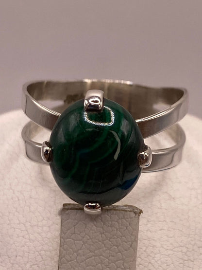 Anillo de Plata Ley 925 con Malaquita Natural, sello de autenticidad Plata Ley .925