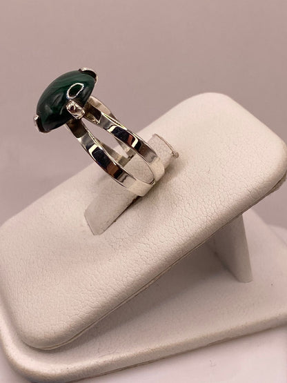Anillo de Plata Ley 925 con Malaquita Natural, vista frontal