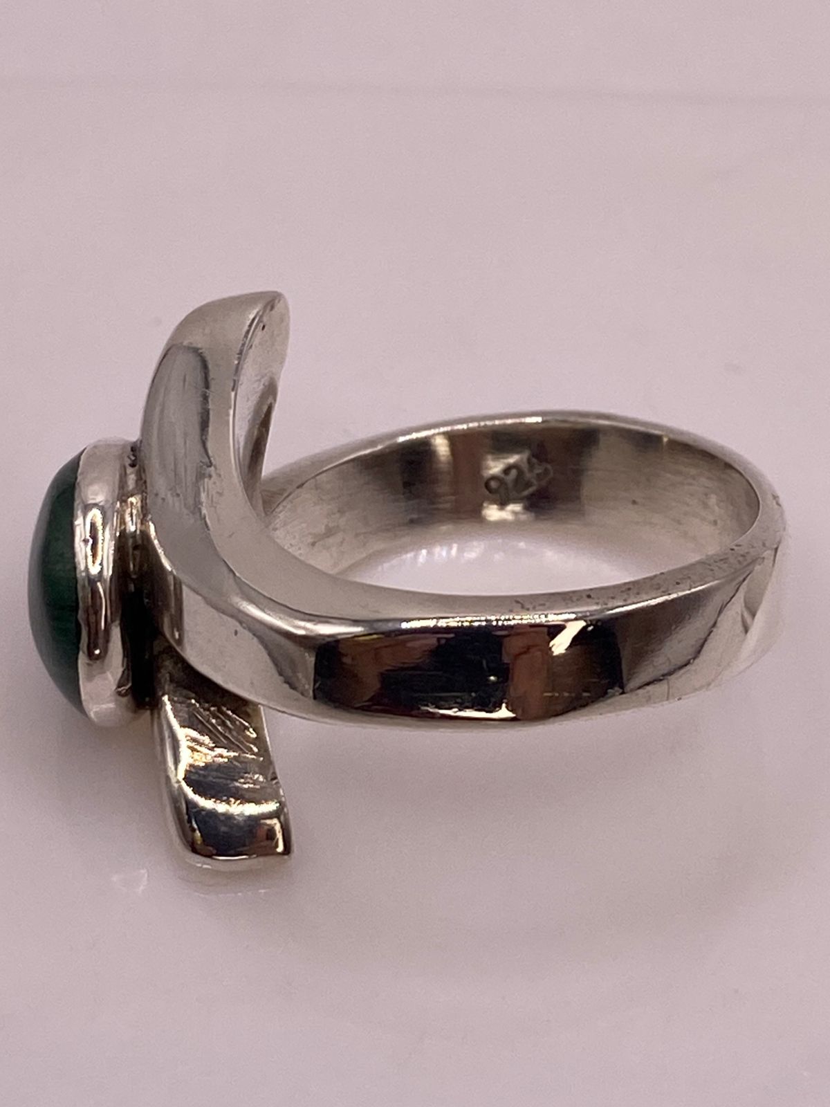 Anillo de Plata Ley 925 con Malaquita Natural, sello de autenticidad Plata Ley .925