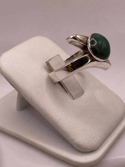 Anillo de Plata Ley 925 con Malaquita Natural, vista lateral