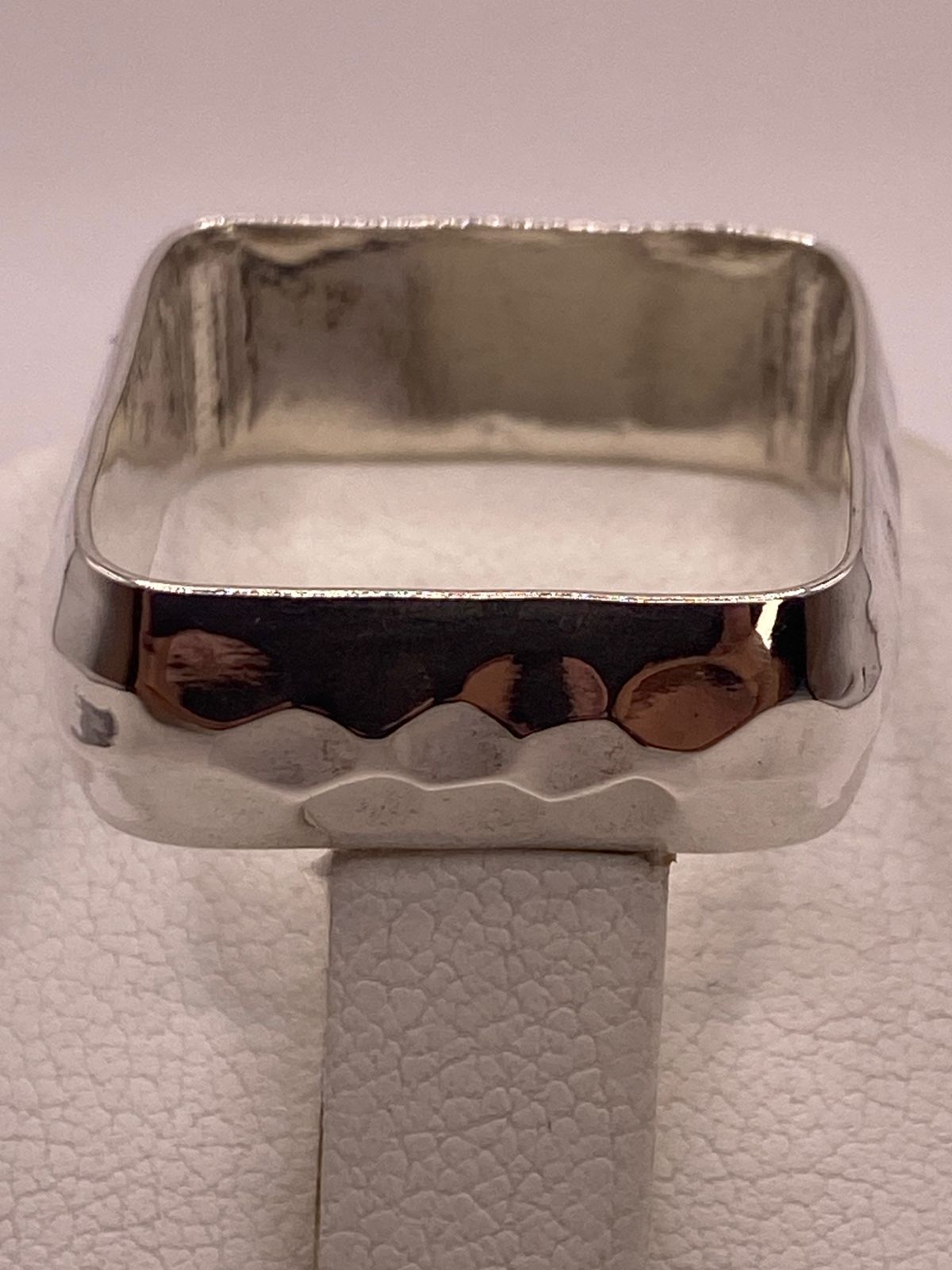 Anillo de Plata Ley 925 Martillado, sello de autenticidad Plata Ley .925