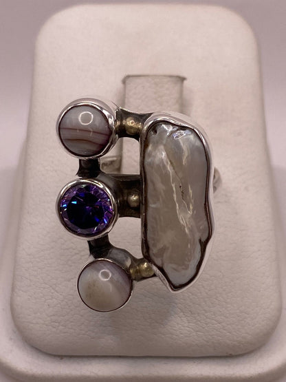 Anillo de Plata Ley 925 con Nácar, Ágata y Zirconia, vista lateral