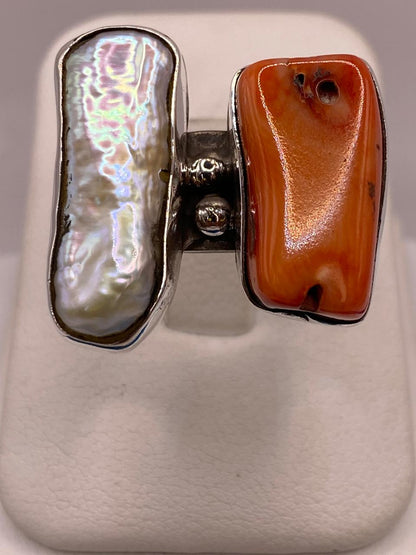 Anillo de Plata Ley 925 con Nácar y Coral, vista frontal