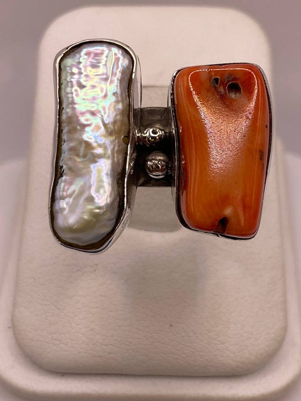Anillo de Plata Ley 925 con Nácar y Coral, vista posterior