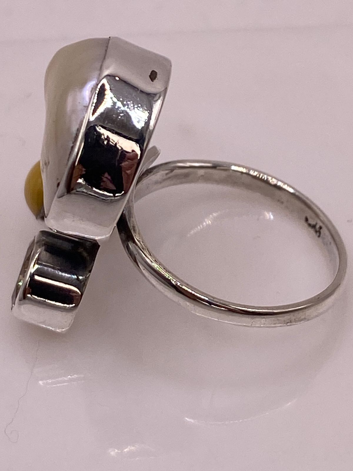 Anillo de Plata Ley 925 con Nácar, Jaspe y Zirconia, sello de autenticidad Plata Ley .925