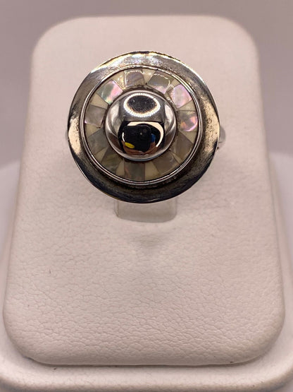 Anillo de Plata Ley 925 con Nácar Natural, vista de detalle