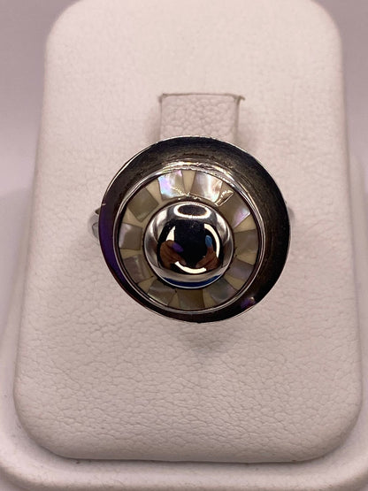 Anillo de Plata Ley 925 con Nácar Natural — ángulo diagonal