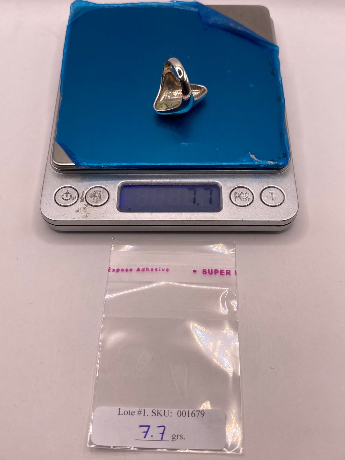 Anillo de Plata Ley 925 con Nácar Natural, peso en gramos (báscula)