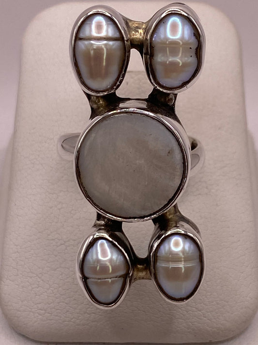 Anillo de Plata Ley 925 con Nácar y Perla — ángulo diagonal