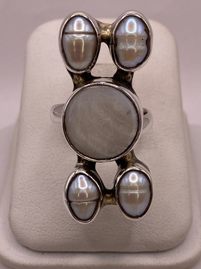 Anillo de Plata Ley 925 con Nácar y Perla, vista frontal