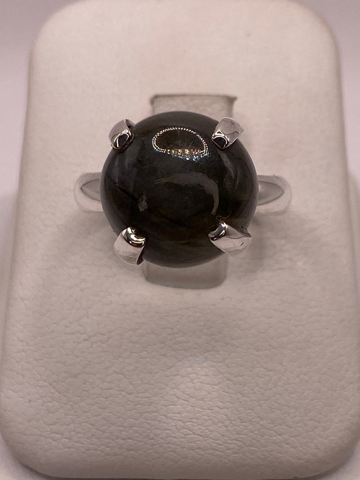 Anillo de Plata Ley 925 con Obsidiana Natural, vista frontal