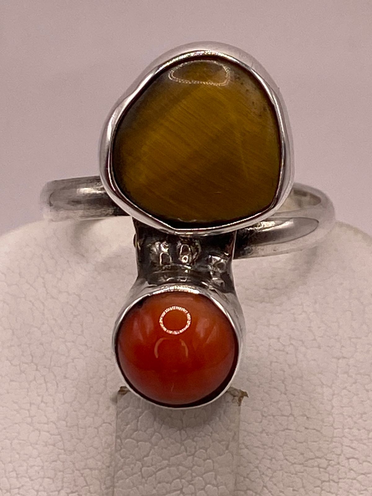 Anillo de Plata Ley 925 con Ojo de Tigre y Cornalina, sello de autenticidad Plata Ley .925
