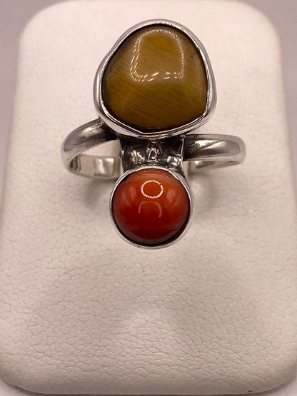 Anillo de Plata Ley 925 con Ojo de Tigre y Cornalina, vista de detalle