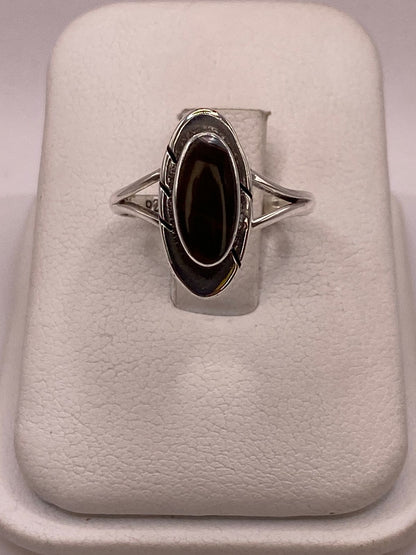 Anillo de Plata Ley 925 con Ojo de Tigre Natural — ángulo diagonal