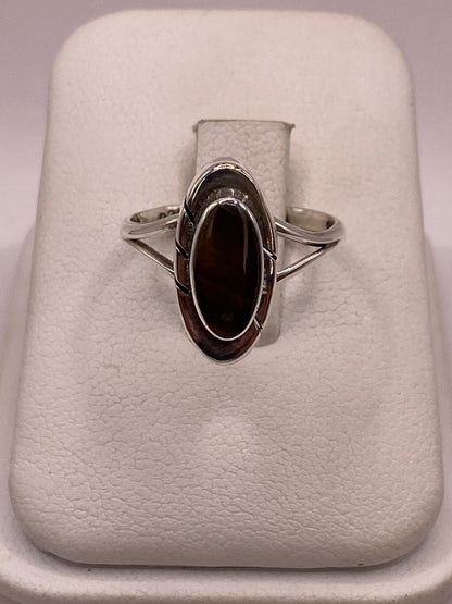 Anillo de Plata Ley 925 con Ojo de Tigre Natural, vista de detalle