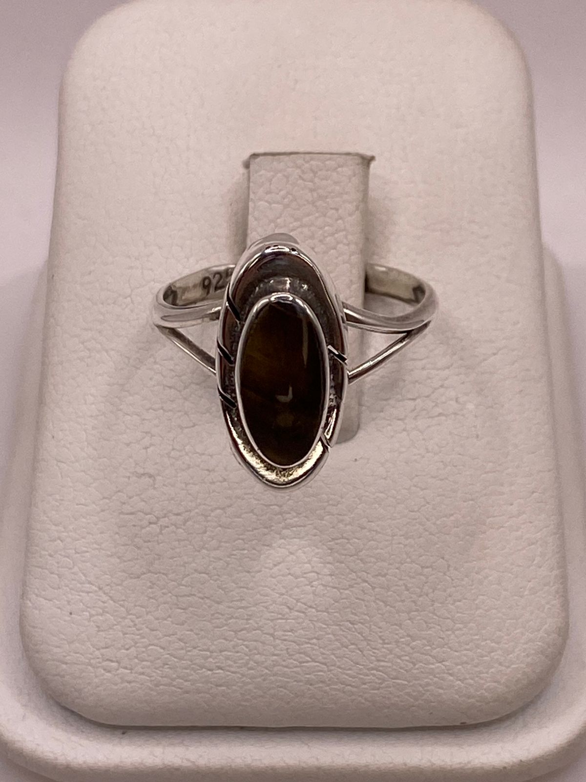 Anillo de Plata Ley 925 con Ojo de Tigre Natural, vista frontal