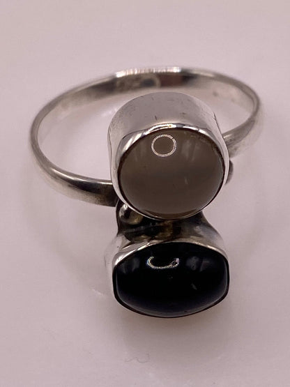 Anillo de Plata Ley 925 con Ónix Negro y Ágata Gris, sello de autenticidad Plata Ley .925