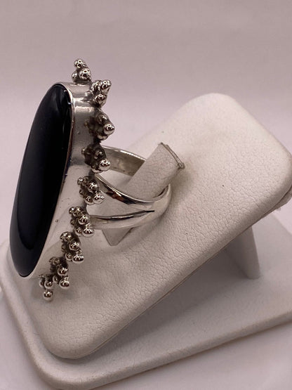Anillo de Plata Ley 925 con Ónix Negro, vista lateral