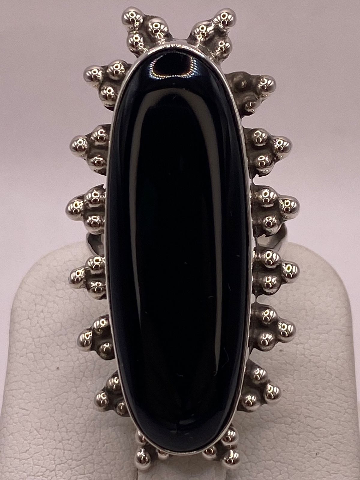 Anillo de Plata Ley 925 con Ónix Negro, sello de autenticidad Plata Ley .925