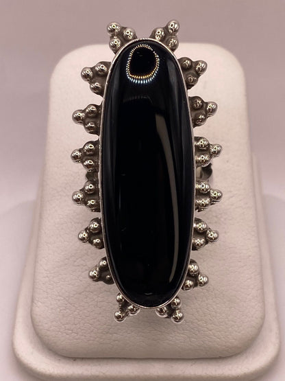 Anillo de Plata Ley 925 con Ónix Negro, vista de detalle