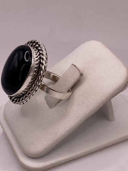 Anillo de Plata Ley 925 con Ónix Negro, vista lateral