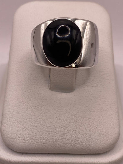 Anillo de Plata Ley 925 con Ónix Negro — ángulo diagonal