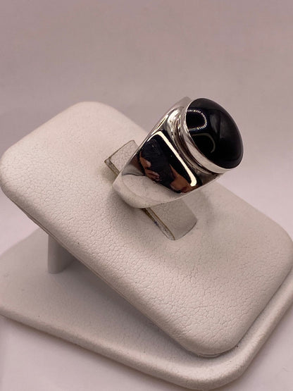 Anillo de Plata Ley 925 con Ónix Negro, vista lateral