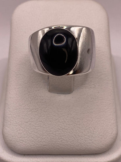Anillo de Plata Ley 925 con Ónix Negro, vista de detalle