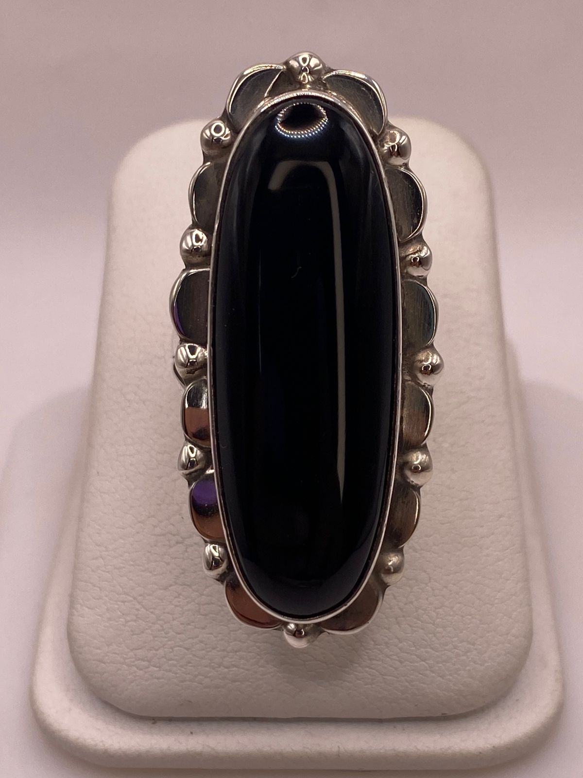 Anillo de Plata Ley 925 con Ónix Negro, vista frontal