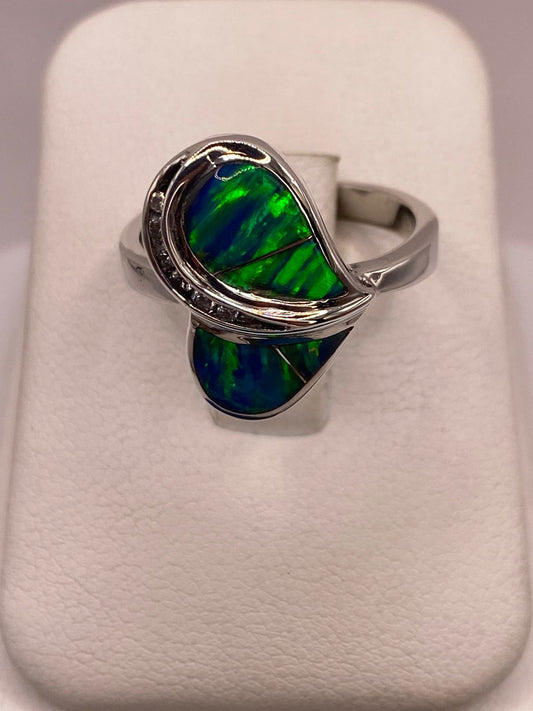 Anillo de Plata Ley 925 con Ópalo Azul-verde y Zirconia Diseño Elegante — ángulo diagonal