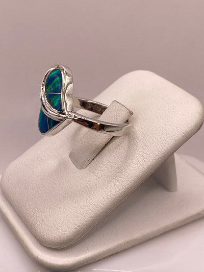 Anillo de Plata Ley 925 con Ópalo Azul-verde y Zirconia Diseño Elegante, vista de detalle