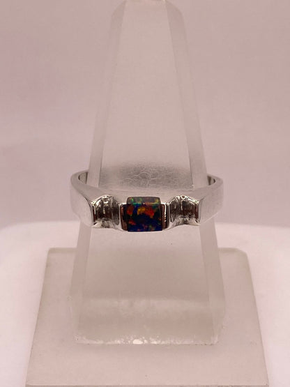 Anillo de Plata Ley 925 con Ópalo de Fuego, vista lateral