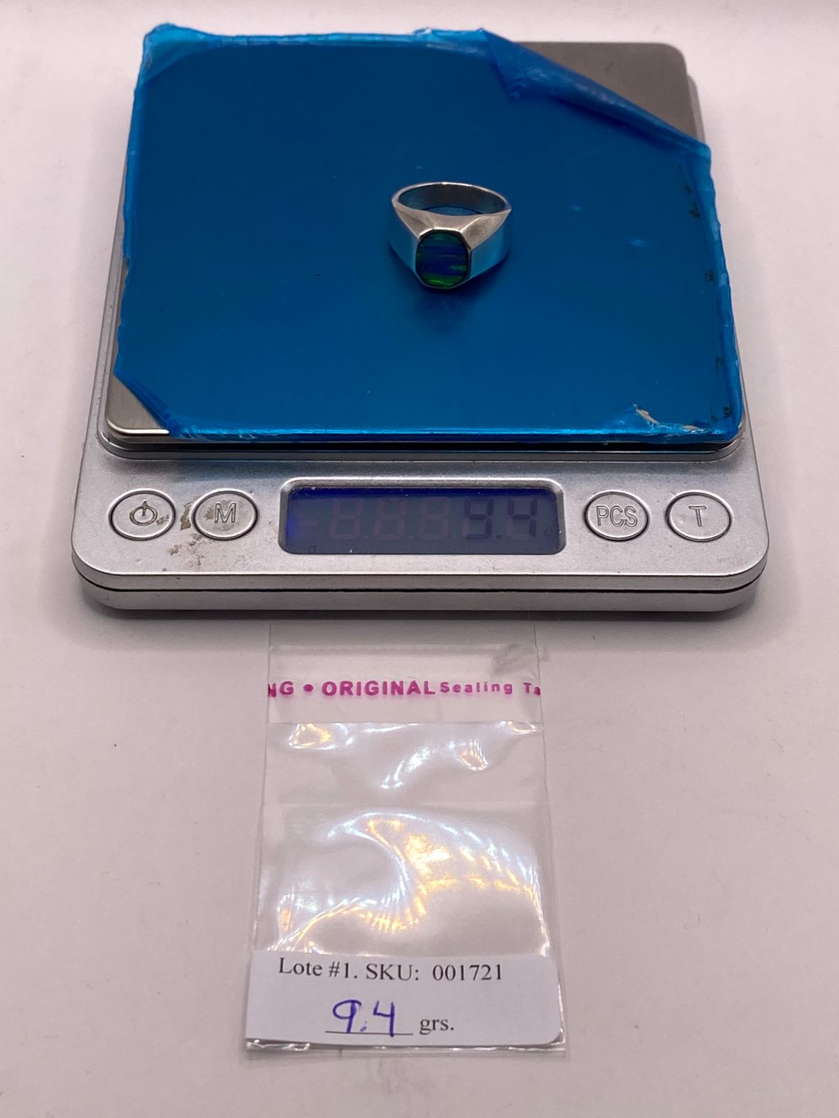 Anillo de Plata Ley 925 con Ópalo de Fuego Azul, peso en gramos (báscula)