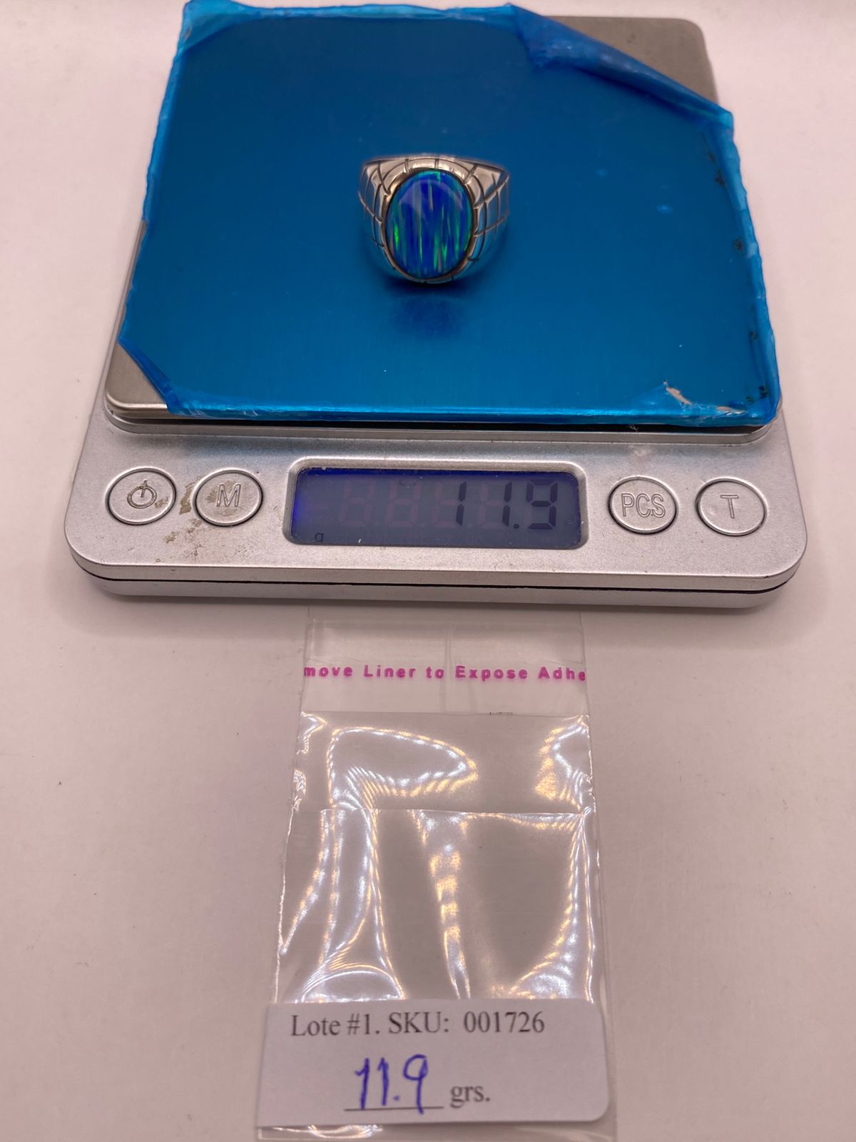Anillo de Plata Ley 925 con Ópalo de Fuego Azul, peso en gramos (báscula)