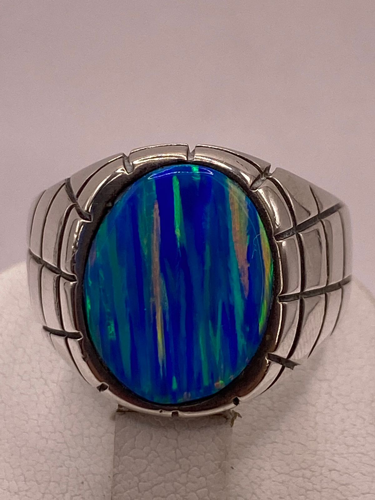 Anillo de Plata Ley 925 con Ópalo de Fuego Azul, sello de autenticidad Plata Ley .925