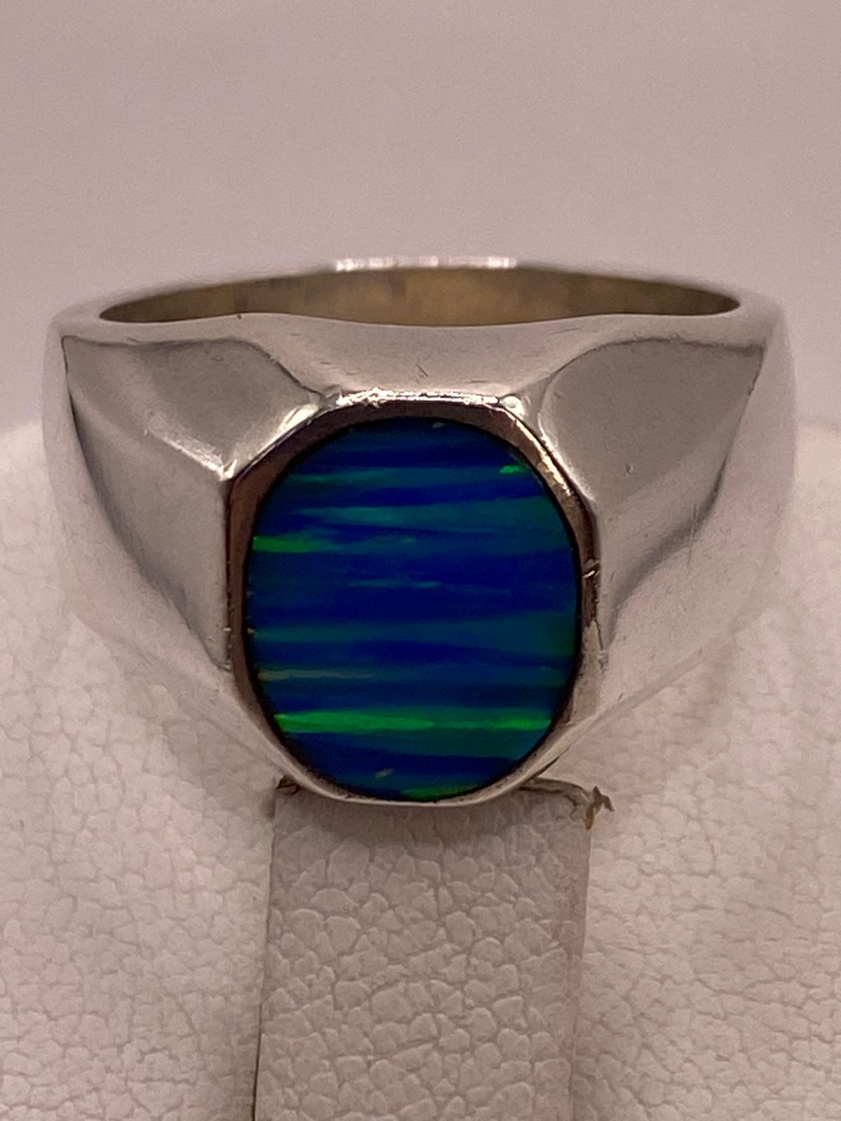 Anillo de Plata Ley 925 con Ópalo de Fuego Azul, sello de autenticidad Plata Ley .925