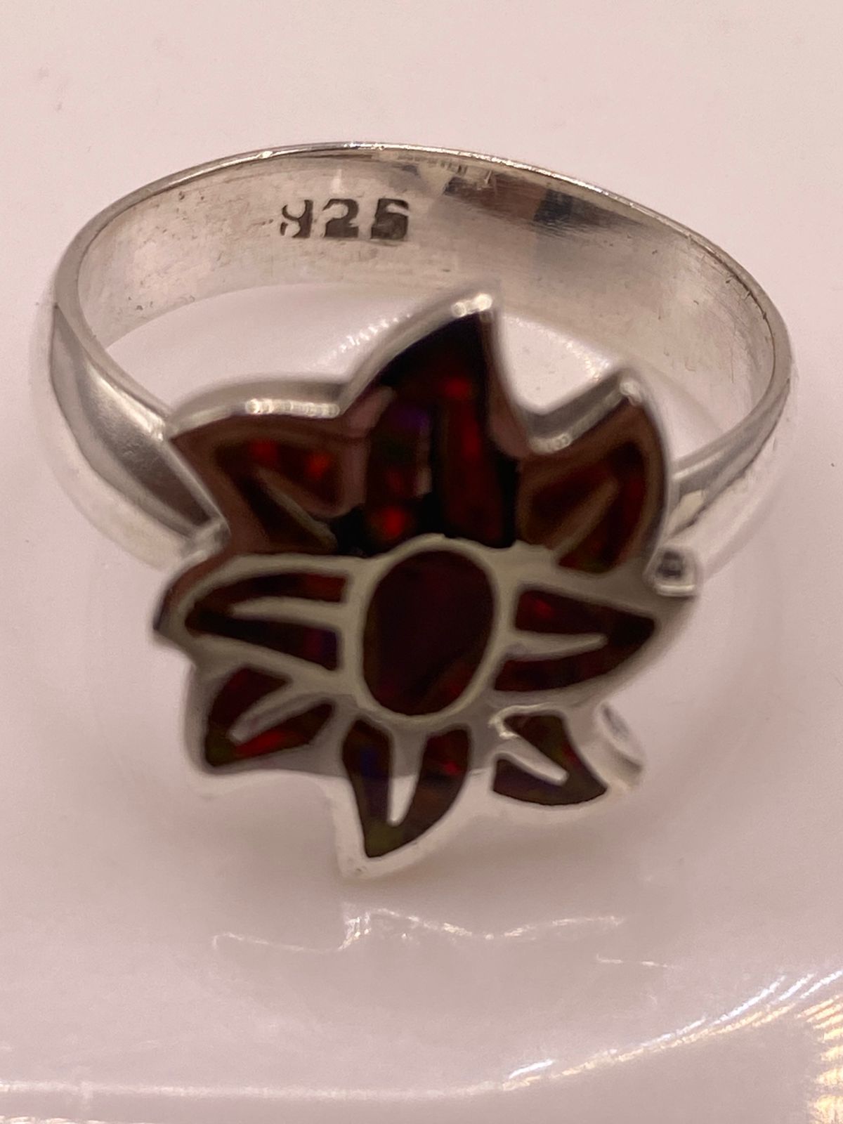 Anillo de Plata Ley .925 con Ópalo de Fuego en Diseño de Flor, sello de autenticidad Plata Ley .925