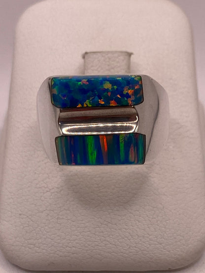 Anillo de Plata Ley 925 con Ópalo de Fuego Multicolor — ángulo diagonal