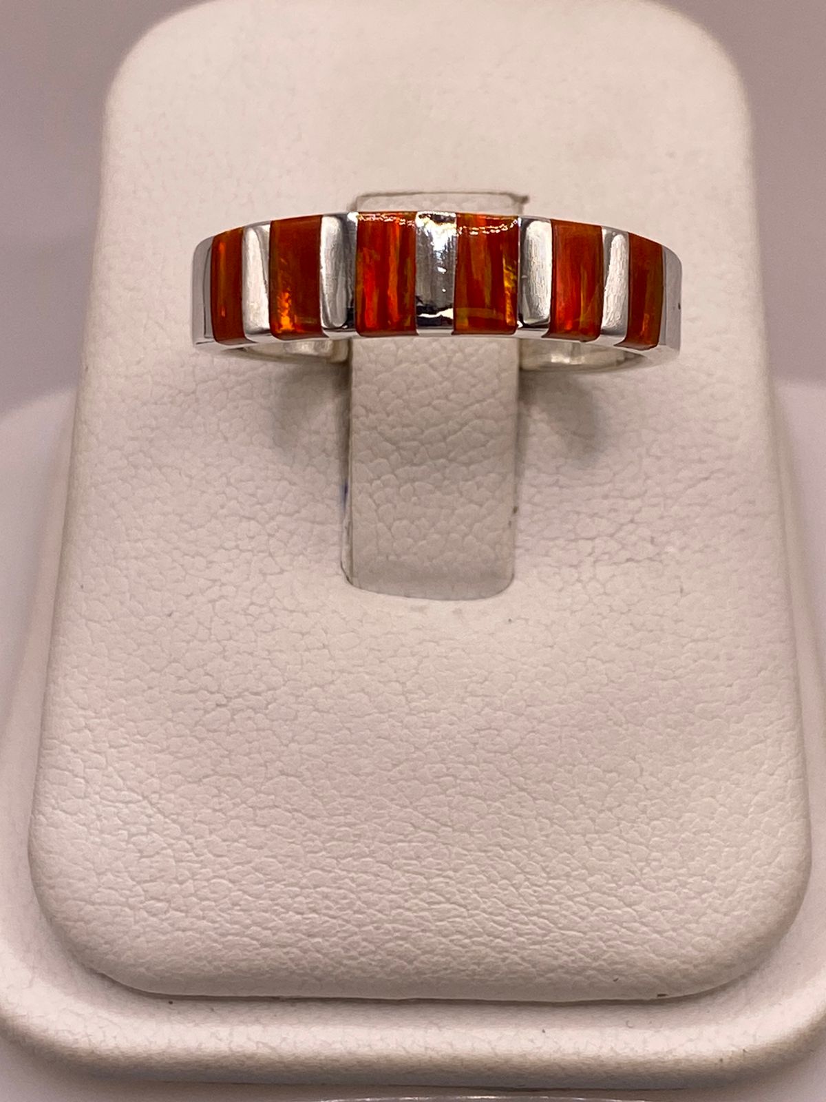 Anillo de Plata Ley 925 con Ópalo de Fuego Naranja — ángulo diagonal