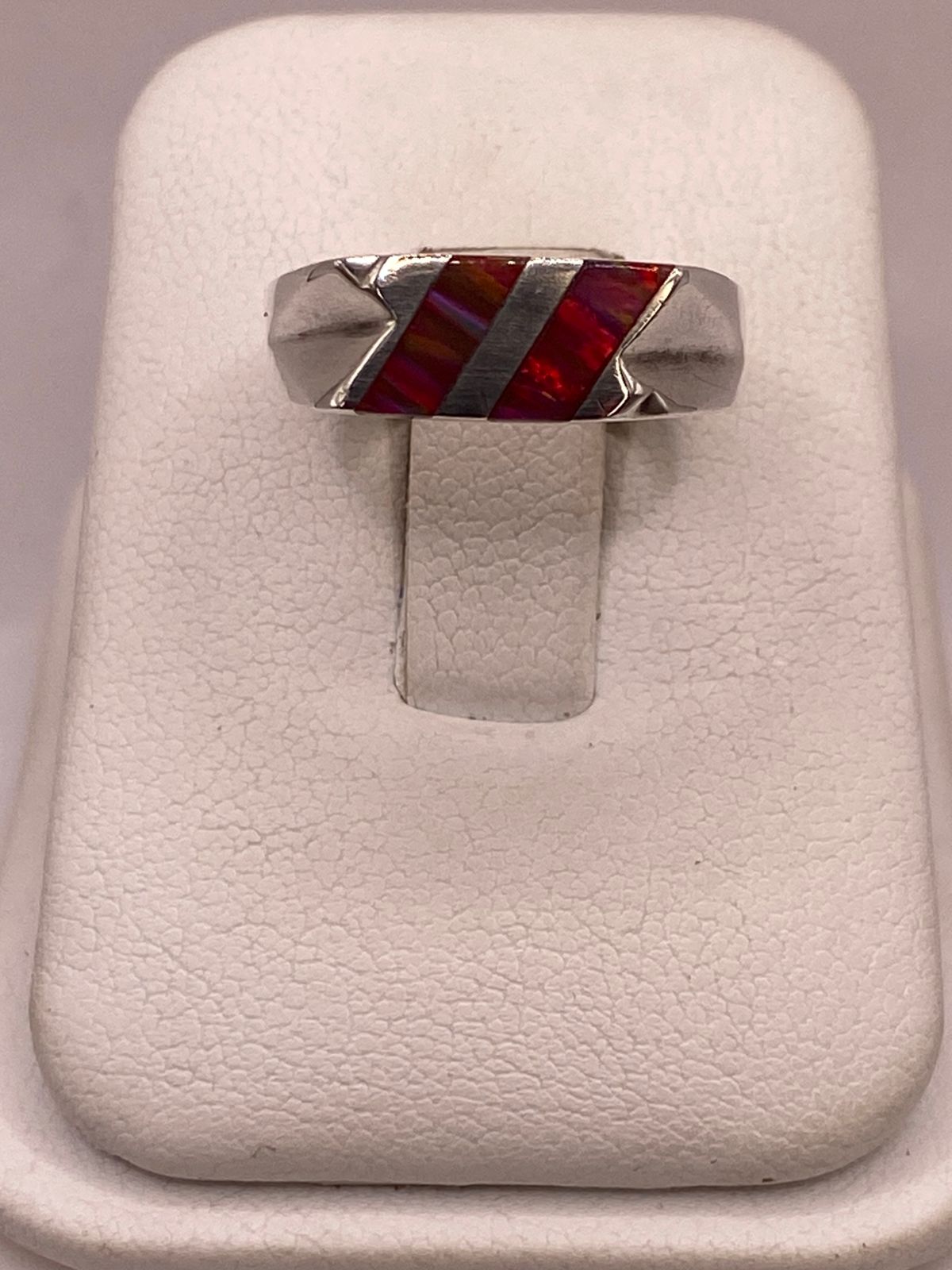 Anillo de Plata Ley 925 con Ópalo de Fuego Rojo y Naranja, vista de detalle