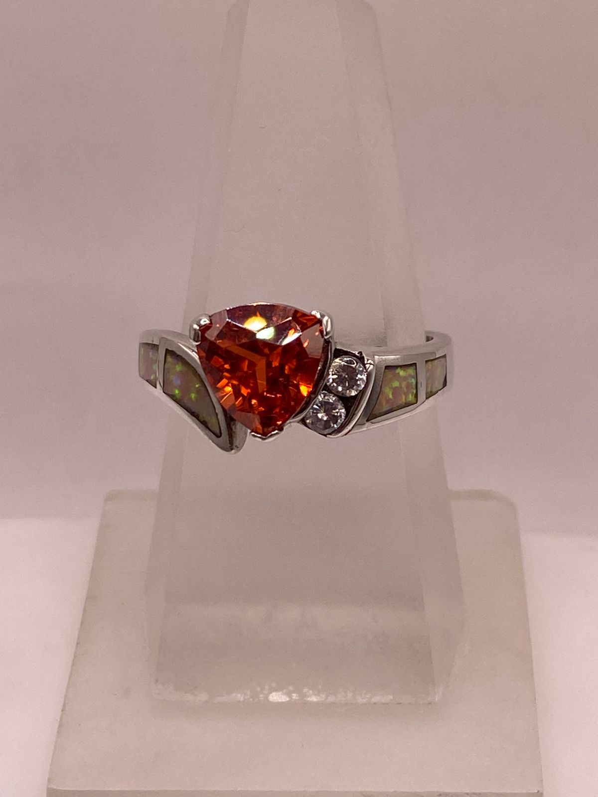 Anillo de Plata Ley 925 con Ópalo de Fuego, Zirconias y Piedra Central Naranja, vista superior
