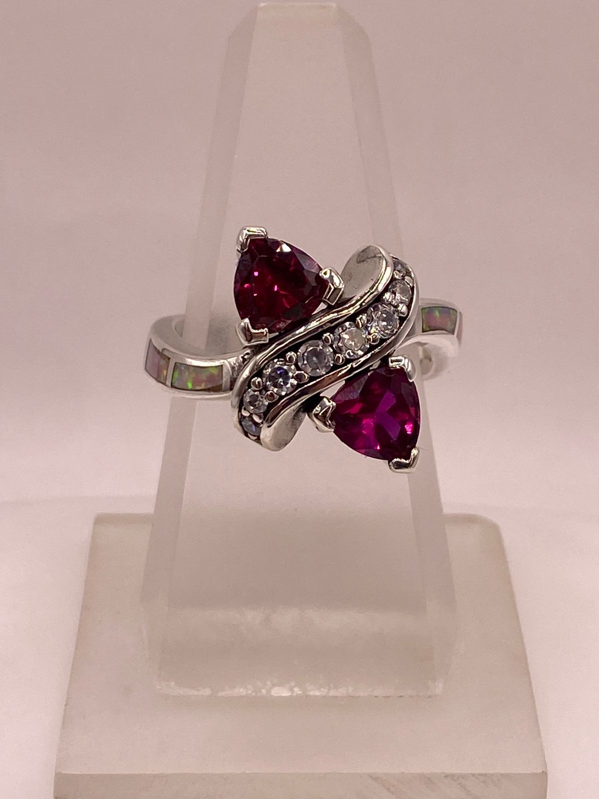 Anillo de Plata Ley 925 con Ópalo de Fuego, Zirconias y Piedras Fucsia, vista superior