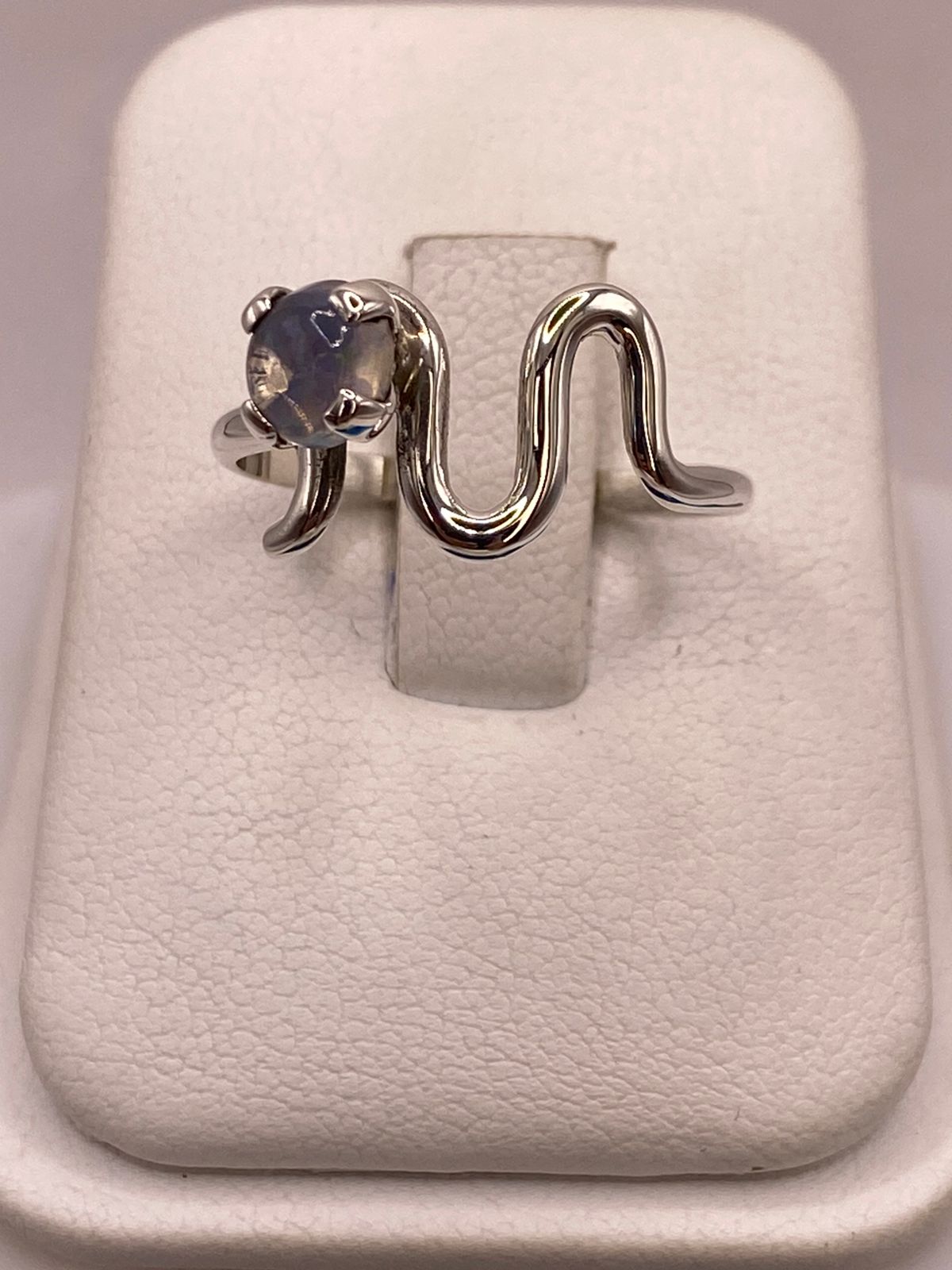 Anillo de Plata Ley 925 con Ópalo Natural, vista superior