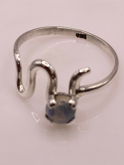 Anillo de Plata Ley 925 con Ópalo Natural, sello de autenticidad Plata Ley .925