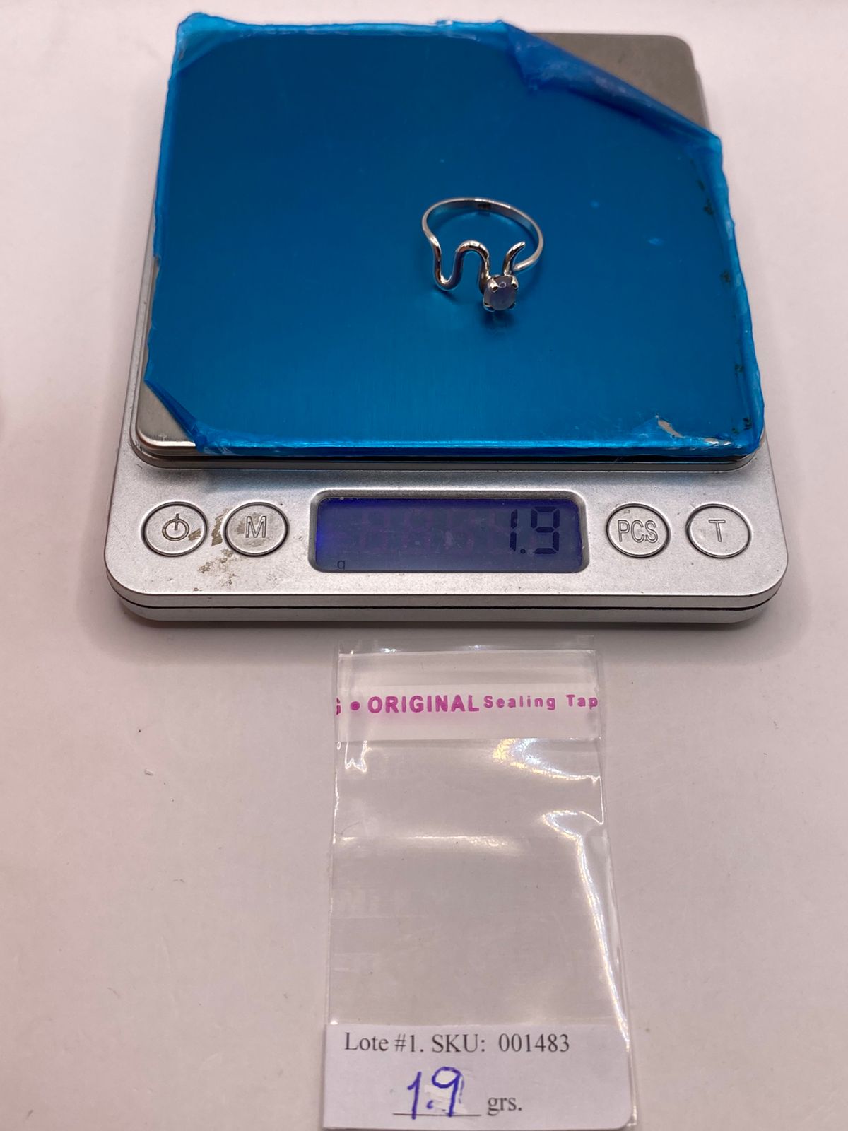 Anillo de Plata Ley 925 con Ópalo Natural, peso en gramos (báscula)