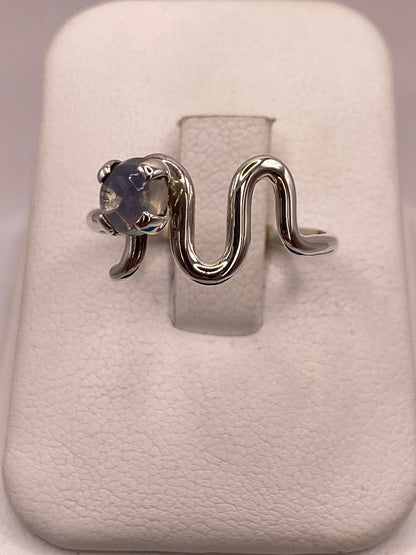 Anillo de Plata Ley 925 con Ópalo Natural — detalle de acabado